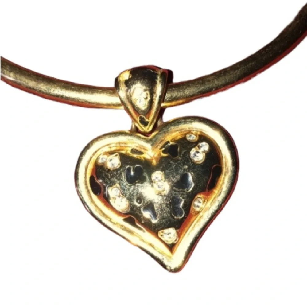 Floating puffed HEART gold tone flexible choker W/ reversible heart pendant